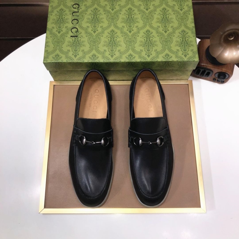 G*u*i leather shoes